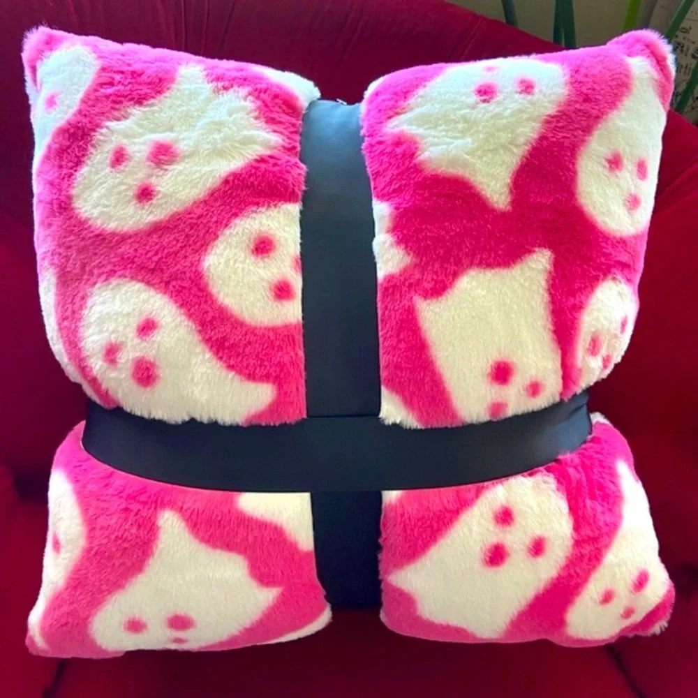 TIKTOK VIRAL Storehouse Seasonal PINK Ghost Pillow Set of 2 NWT